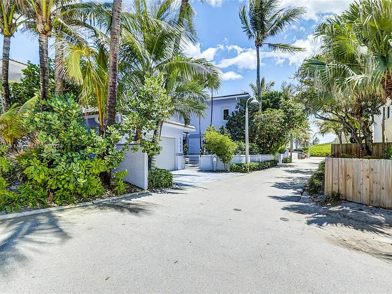 309 Oak St — Photo 57