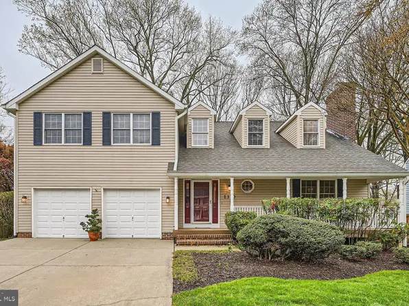 1310 Peartree Ct, Crofton, MD 21114
