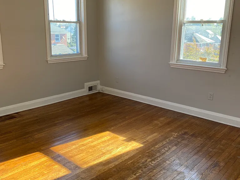 2907 Glendale Ave — Photo 23