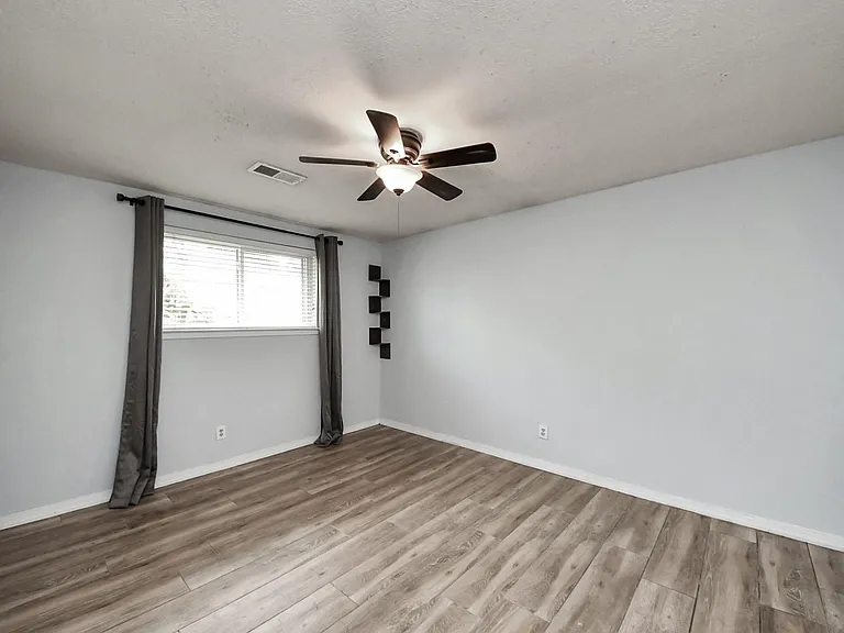 5954 Beaudry Dr — Photo 23