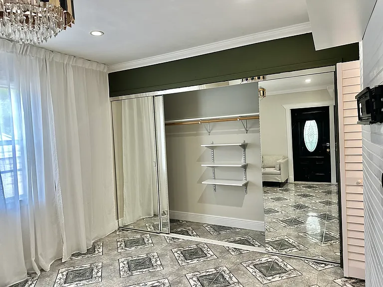 1011 SW 10th Ave — Photo 4
