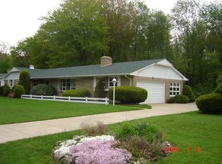 6725 Walnut Creek Dr, Fairview, PA 16415