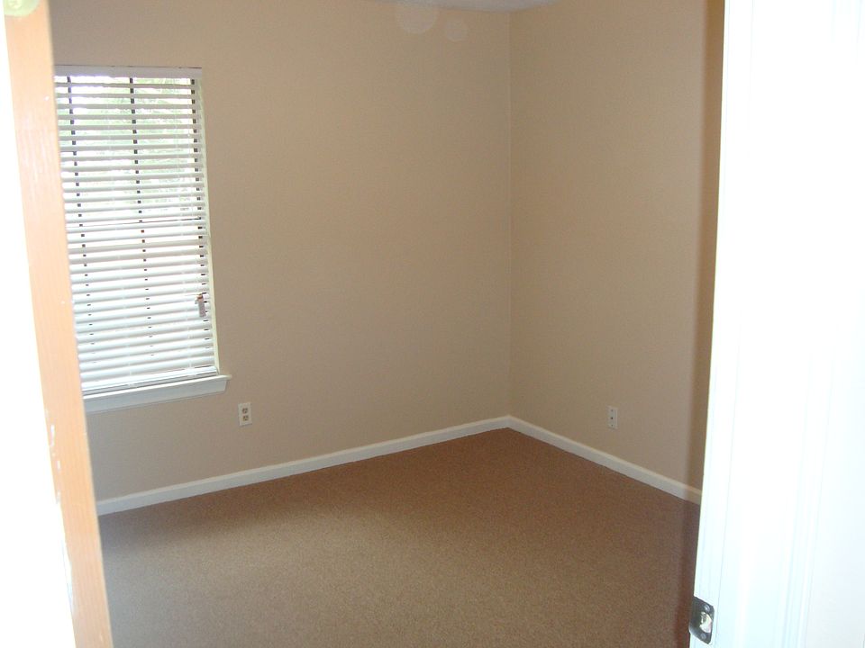 upstairs bedroom 1
