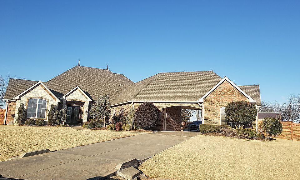 1st image of 3105 Twin Lake Dr