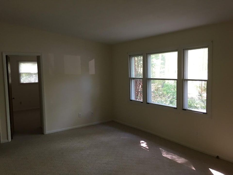 2nd image of 2 Lacosta Dr