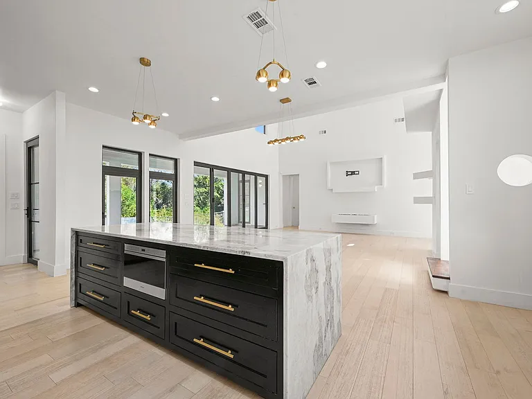 9825 Fawn View Dr — Photo 7