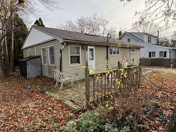 2nd image of 304 E 238th St