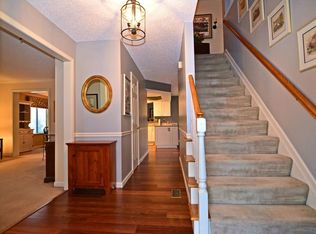 3264 Farmbrook Dr, Grove City, OH 43123