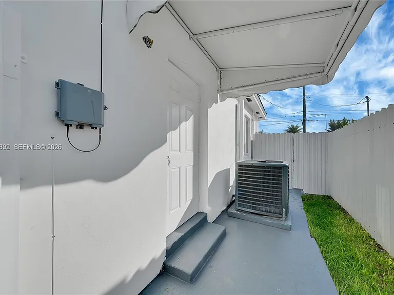 7555 SW 28th Street Rd #B — Photo 7