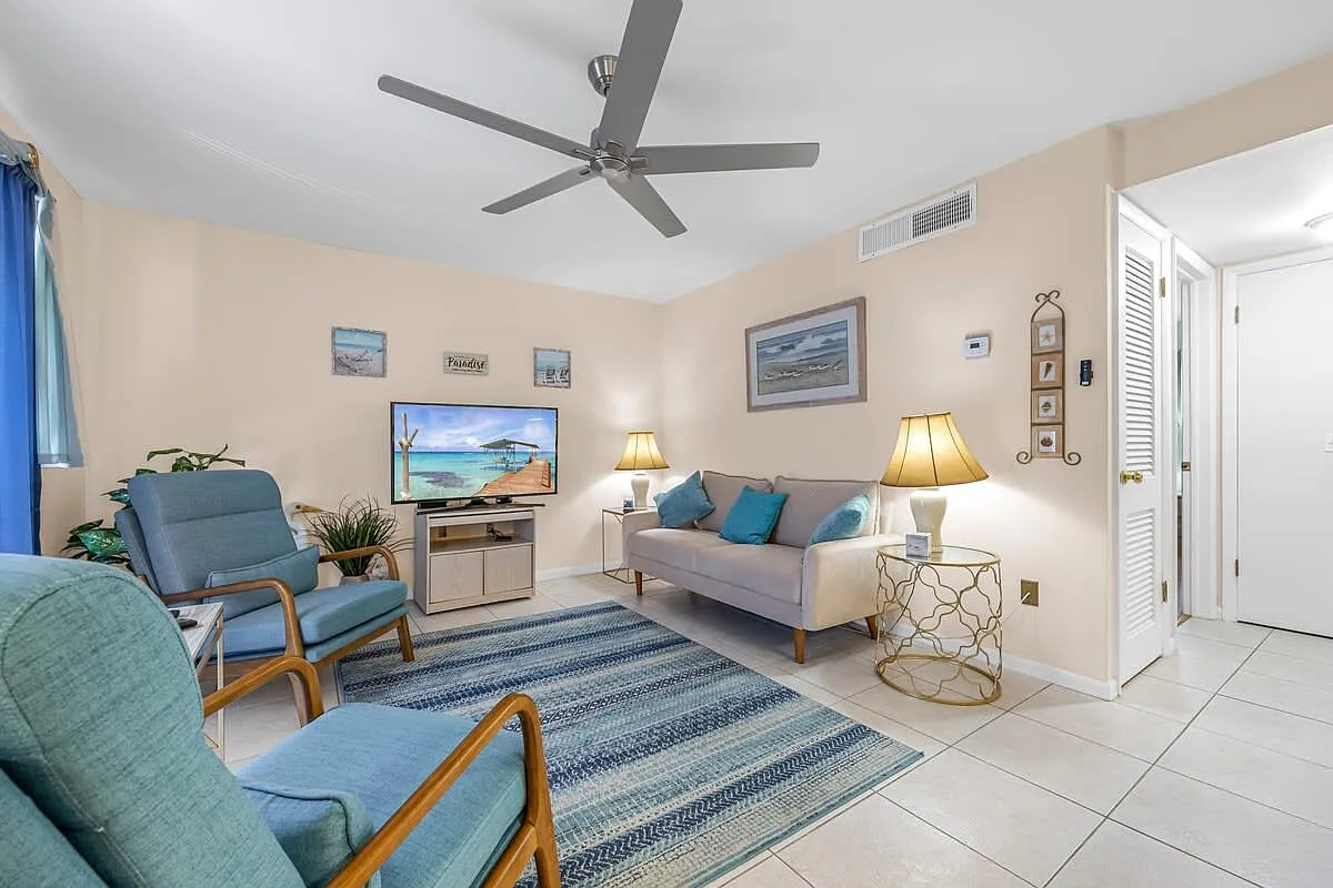 2 bed, 725 sqft, $2,500 — Photo 1