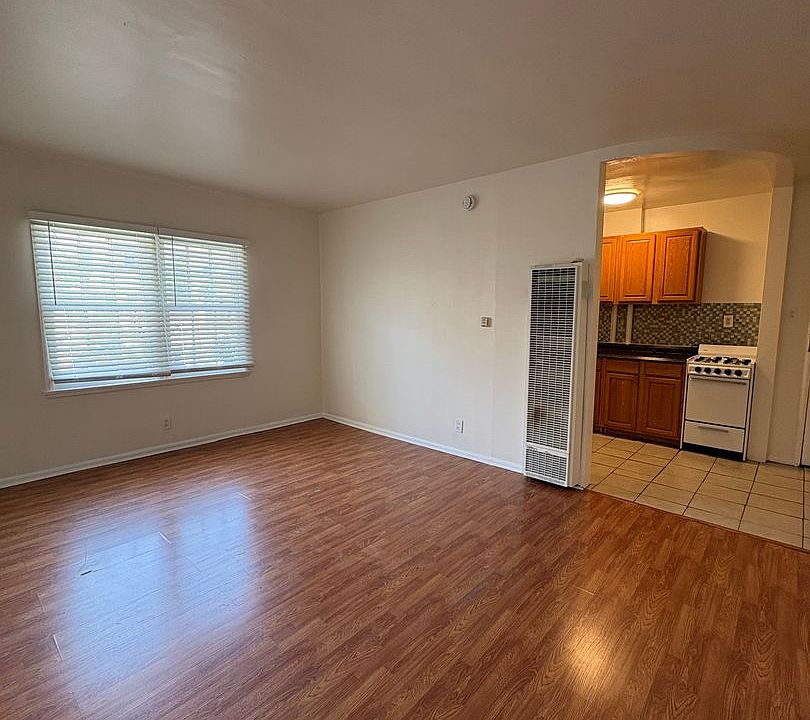 1st image of 645 S Burnside Ave APT 1
