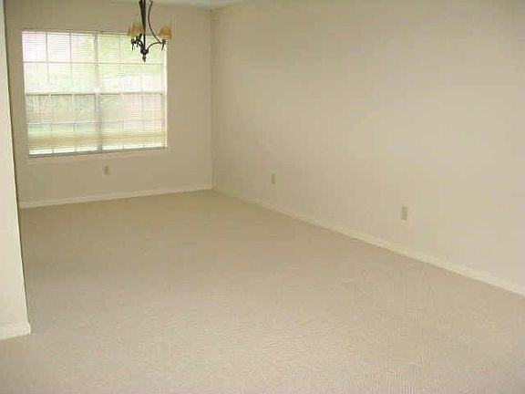 5th image of 3511 Hidden Creek Dr