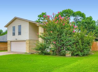 902 Via Valencia, Mesquite, TX 75150