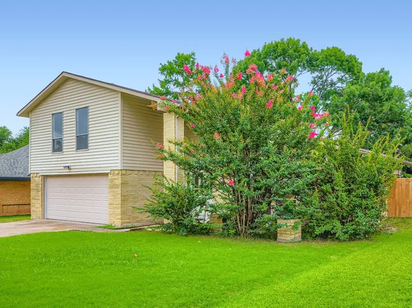 902 Via Valencia, Mesquite, TX 75150