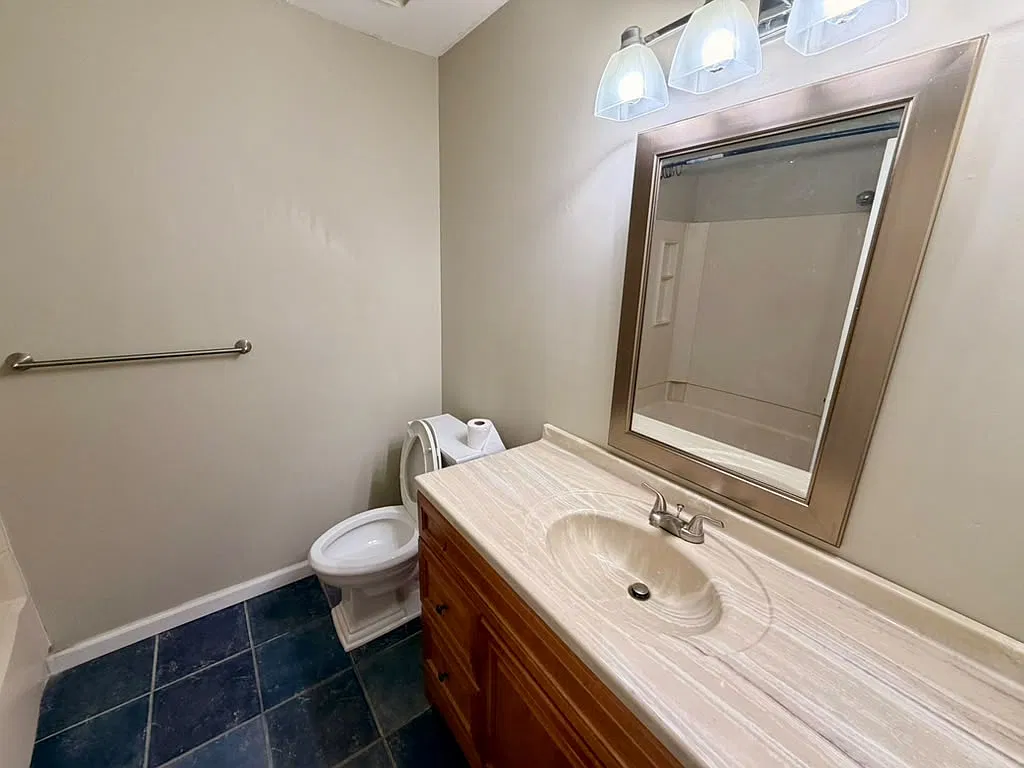 2 bed, 1200 sqft, $2,500 — Photo 4