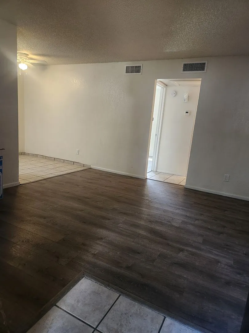 2843 East 17th Street — Photo 3