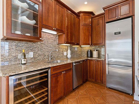 4th image of 1950 Gough St APT 404