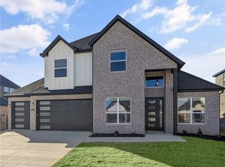 330 Rainforest Loop, Centerton, AR 72719