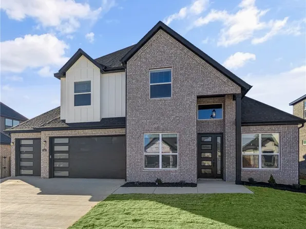 330 Rainforest Loop, Centerton, AR 72719