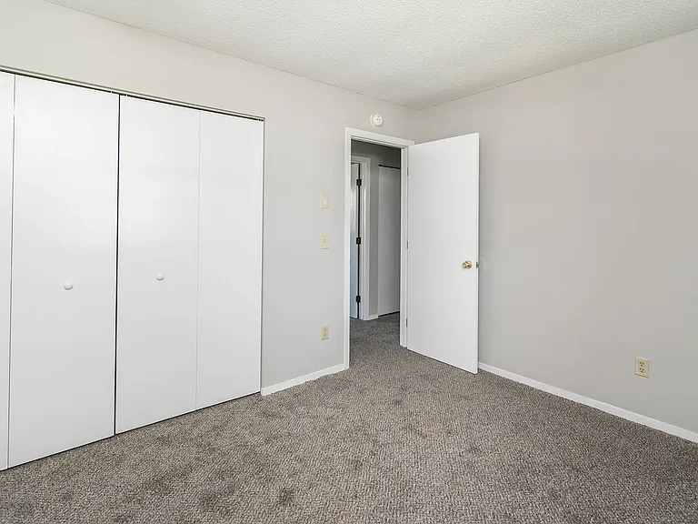 1104 Bryn Mawr Ave — Photo 13