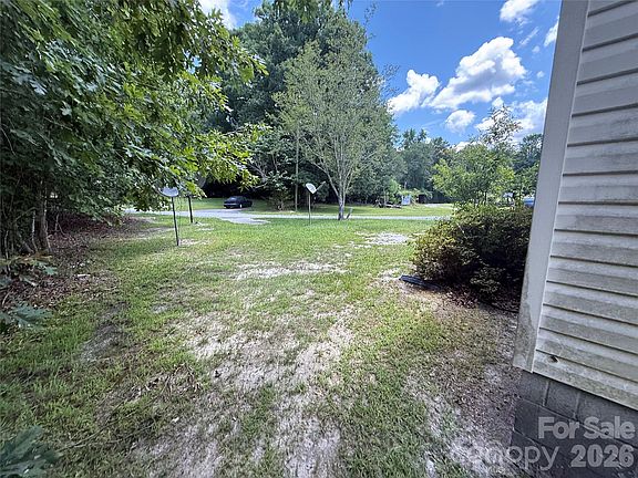 5th image of 176 Mandy Ln