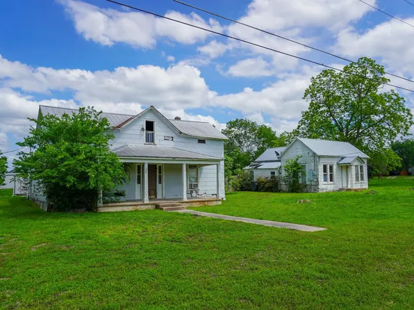 509 S Saint Andrews St, Weimar, TX 78962