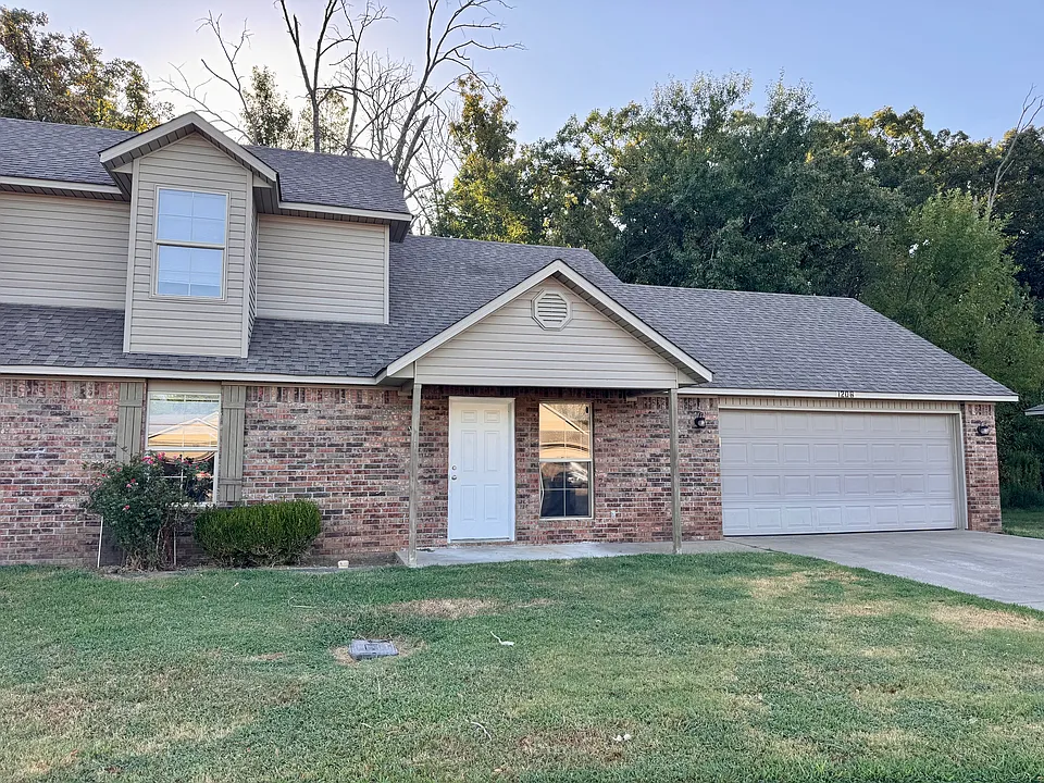 1206 Hanson Cir #1206
