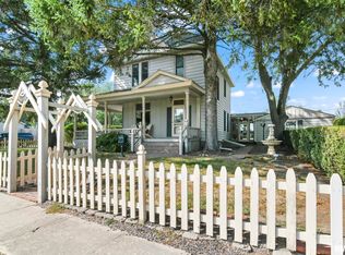 903 E Park St, Taylorville, IL