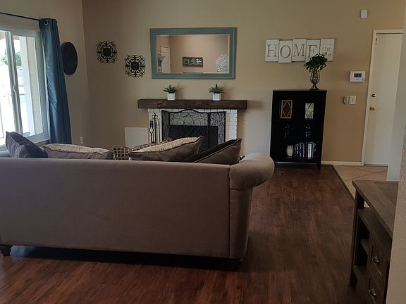 3rd image of 12741 Banyon Tree Ln