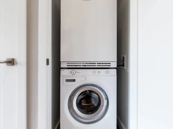 123 Parkside Avenue image 5 of 20