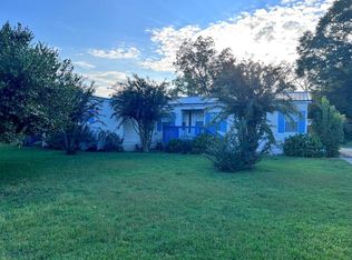 502 Peachtree St, Headland, AL 36345
