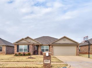 11517 SW 26th St, Yukon, OK 73099