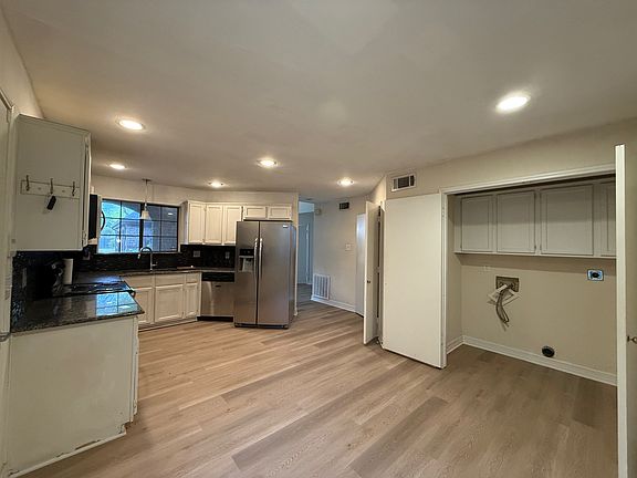 2nd image of 6828 Dalmation Cir