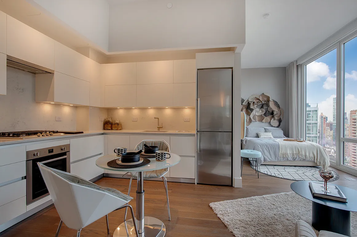 222 East 44th Street — Photo 1