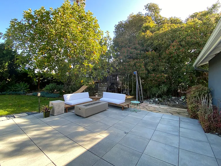 2415 Stevens Cir — Photo 35