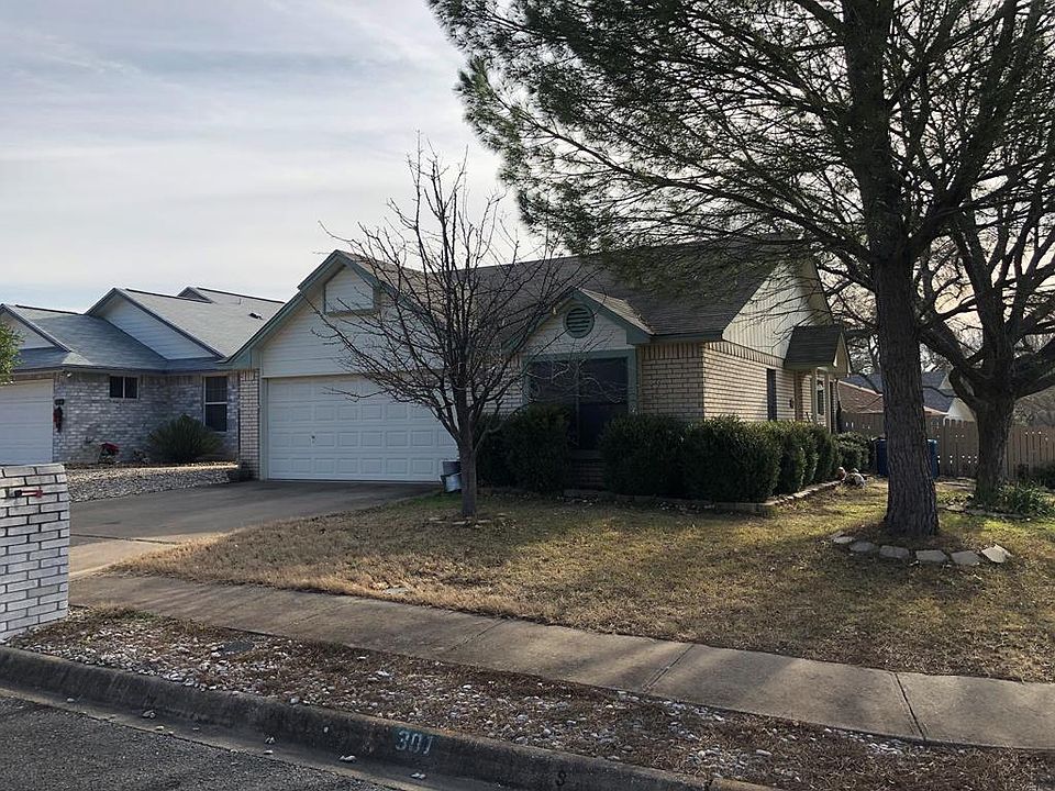 1st image of 301 Crestwood Dr