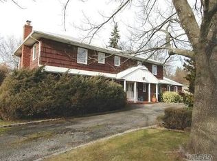 97 Birch Ln, Woodmere, NY 11598