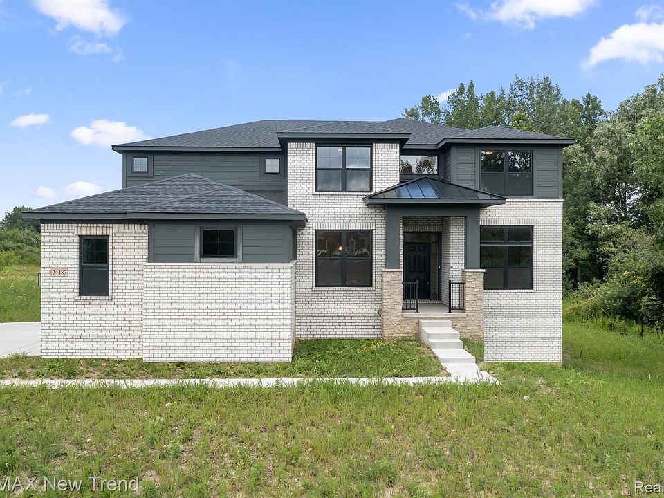 1st image of 24487 Sheringham Dr