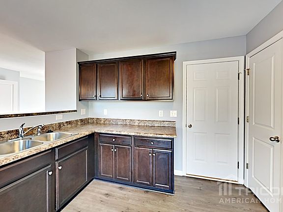 4th image of 3717 Hope Marian St