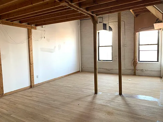 Rented by Tapiro Realty | media 1