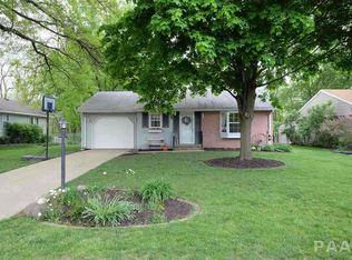 5007 W Hopewood Ln, Peoria, IL 61607