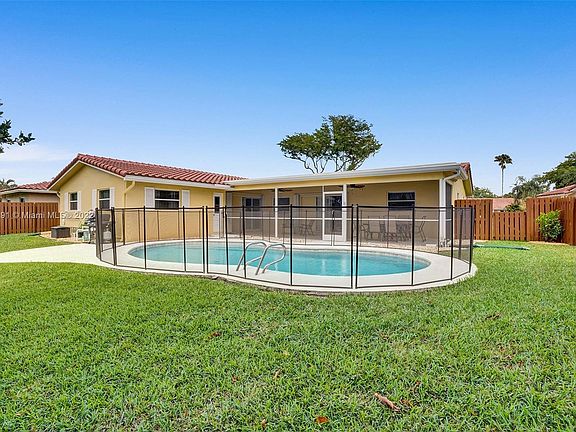 5th image of 4060 NW 113th Ave