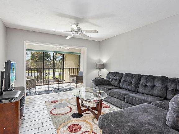 4th image of 228 Fox Glen Dr APT 3301