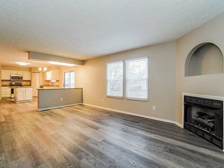 324 Harland Dr — Photo 5