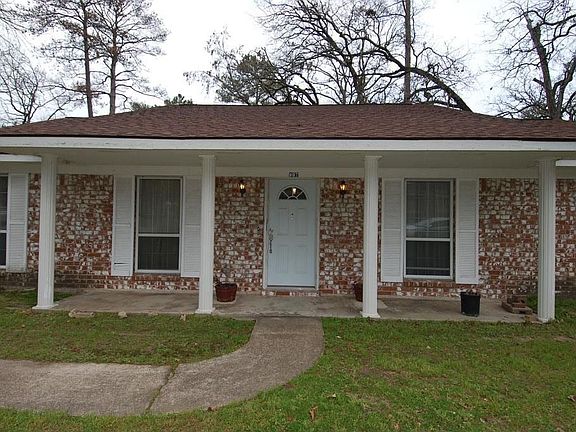 3rd image of 907 Golden Bear Ln