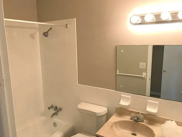 529 30th Ave N #9 — Photo 7