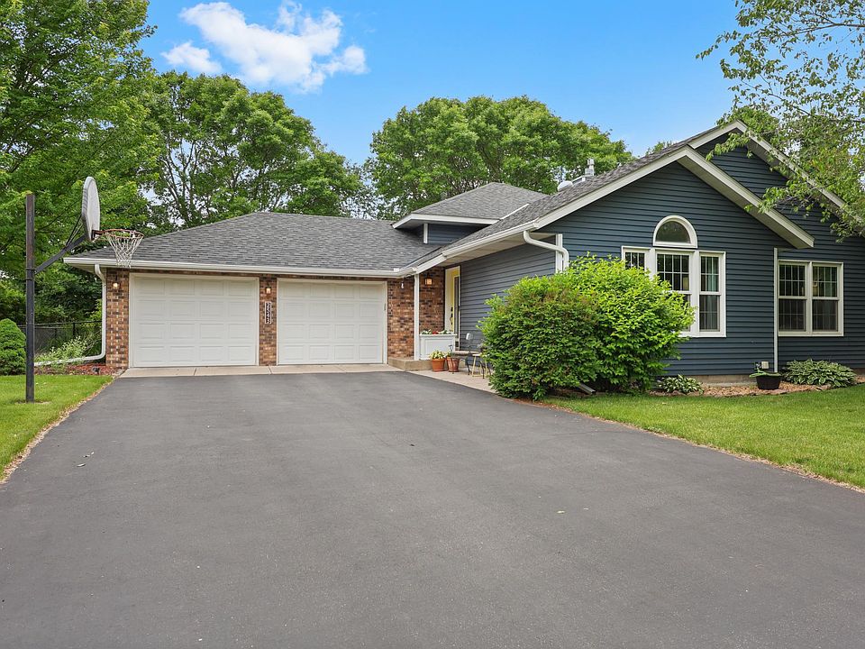 1st image of 2543 Colony Cir