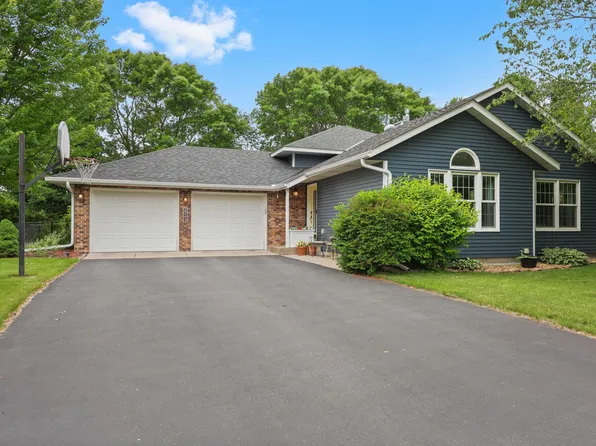 2543 Colony Cir, Saint Cloud, MN 56303
