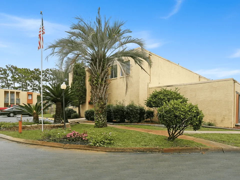 Building Photo 5