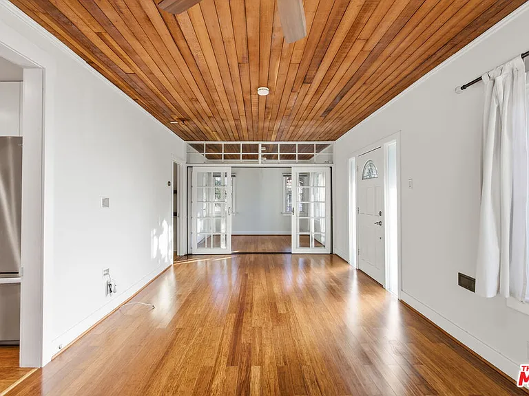 316 E Ellis Ave — Photo 4